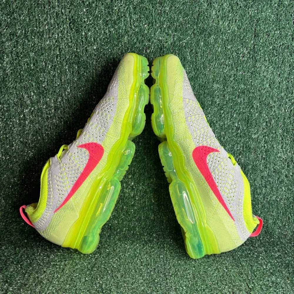Nike Air VaporMax 2023 Flyknit Athletic Running Sneaker Vast Grey Volt Mens 12.5